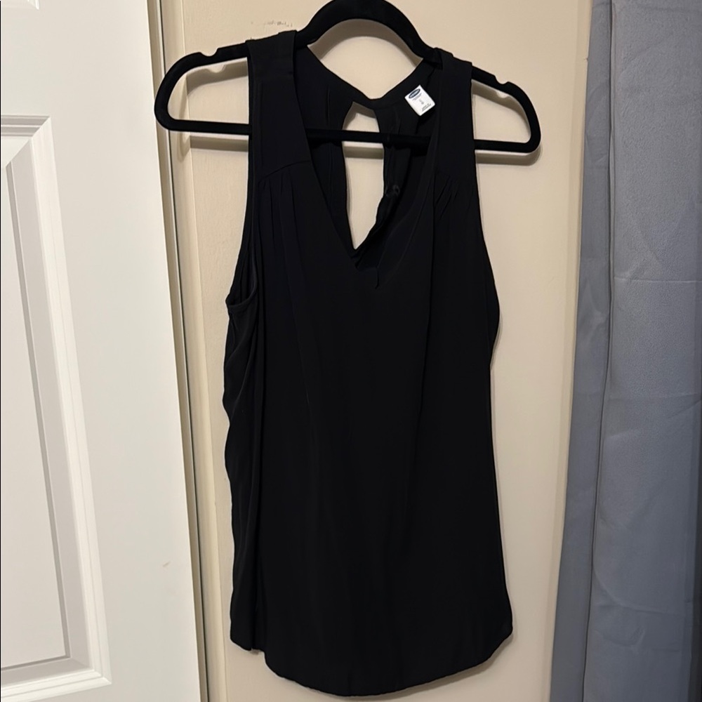 Old Navy Black Keyhole Back V Neck Front Sleeveless Top
